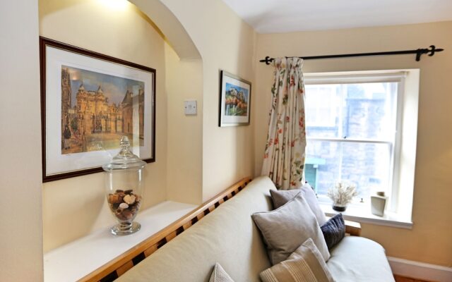 Wonderful Central Edinburgh Apartment