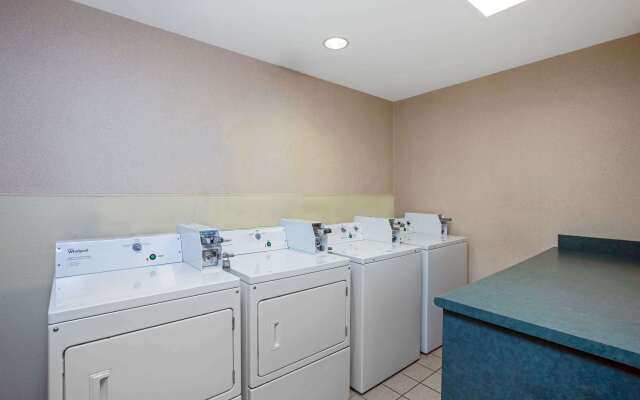 La Quinta Inn & Suites by Wyndham Manteca - Ripon