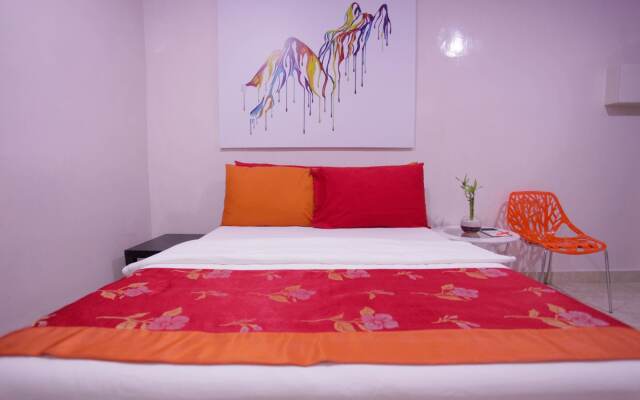 HalfWay House Hostel - Mactan Cebu Airport