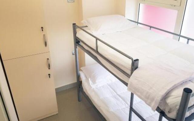 Hostel Fredi