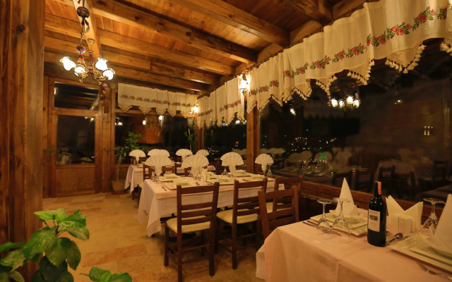 Grand Cave Suites