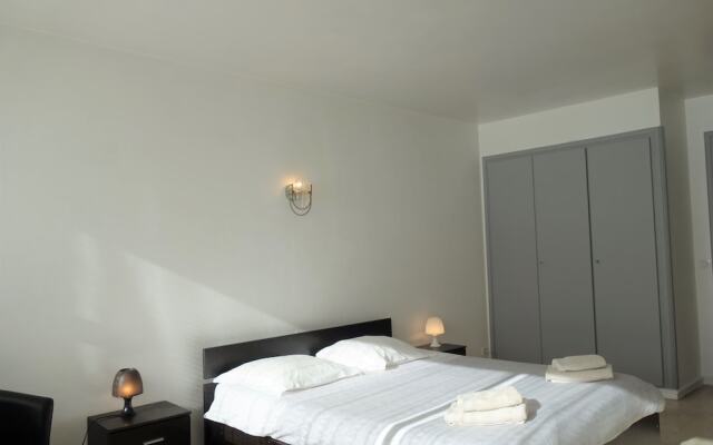 Welcome to Cannes - Bord de Mer