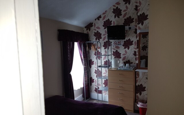 The Cresta Guest House