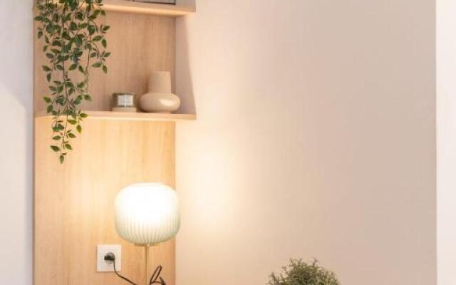 Wazemmes - Functional studio with parking space!