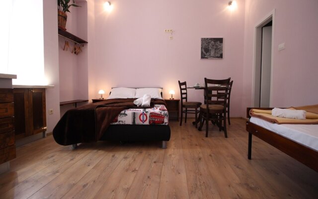 Apartment Ivona CK 1