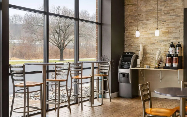 Days Inn And Suites By Wyndham Lancaster Amish Country