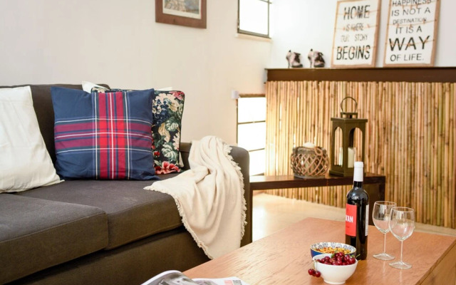 Modern-Rustic Haven in the City by Sea N Rent