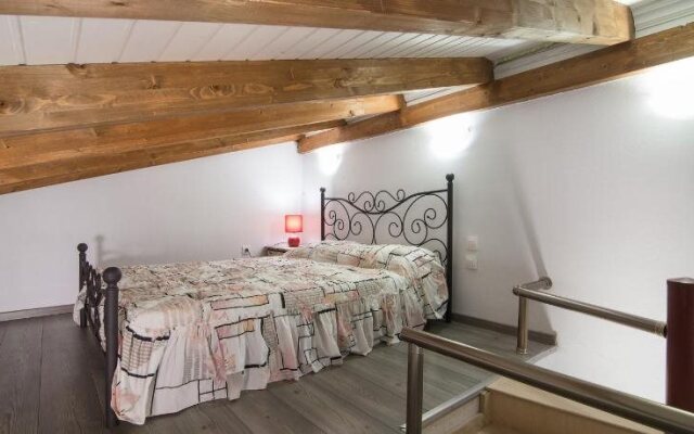 Simon King Studios & Apartments