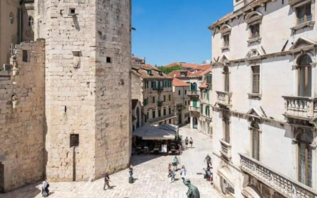 Old Square "Stone Pearl"