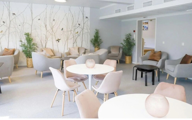 Husnes Sentrum Hotell