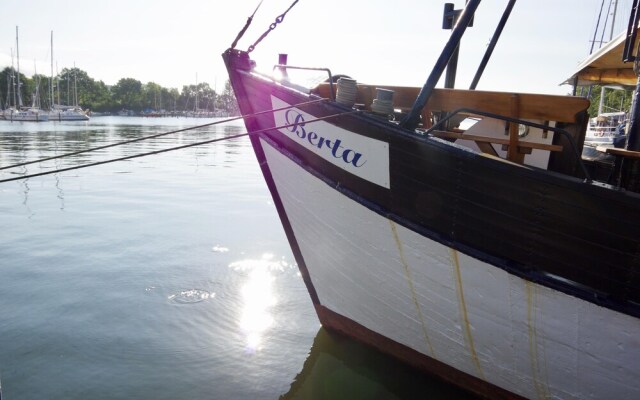 Urlaubsbahnhof - "wartehalle"
