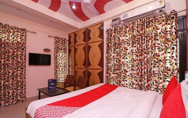 OYO 23302 New Delhi Guest House