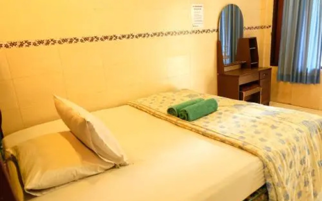 Kerti Beach Bungalow and Restaurant