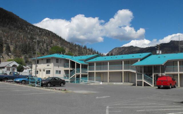 Canadas Best Value Inn Mile-0-Motel Lillooet