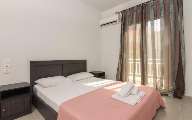 Comfy apartment for 6 people in Heraklion