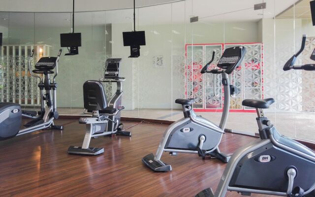 Nice And Elegant 1Br At The Kensington Royal Suites Apartment