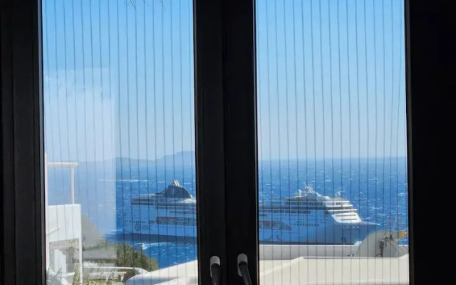 Elli Tropical Suites