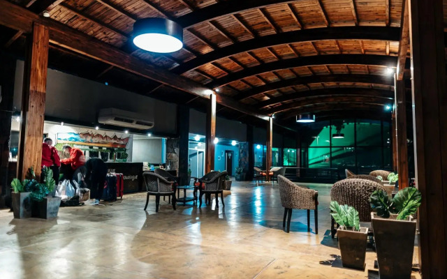 Rainforest Hotel & Cabañas