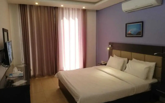 7 Days Hotel Suites