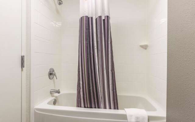 La Quinta Inn & Suites by Wyndham Salem NH