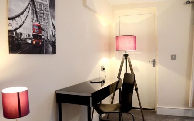 OYO Kings Cross Apartment