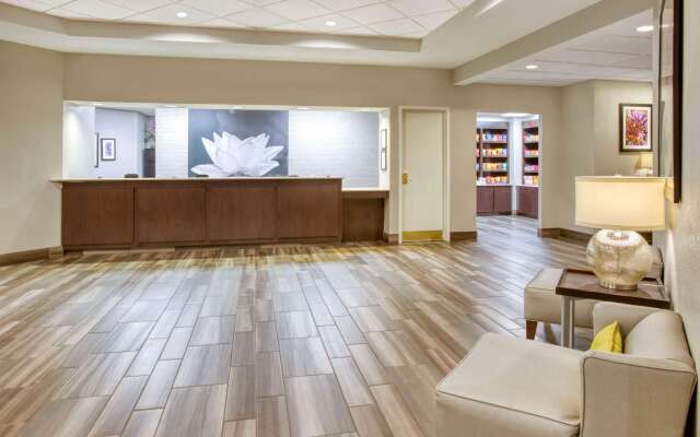 La Quinta Inn & Suites by Wyndham Minneapolis Bloomington W