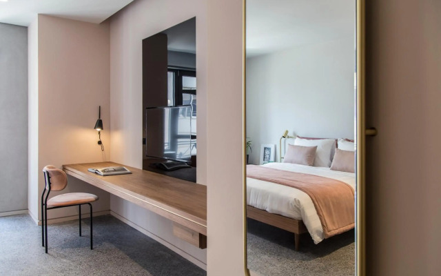 Perianth Hotel