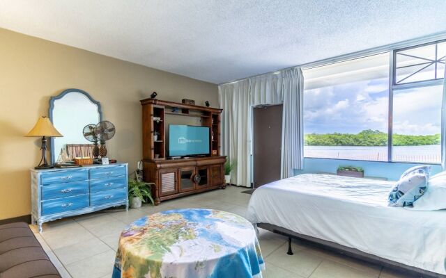 301 Little Harbor Inn
