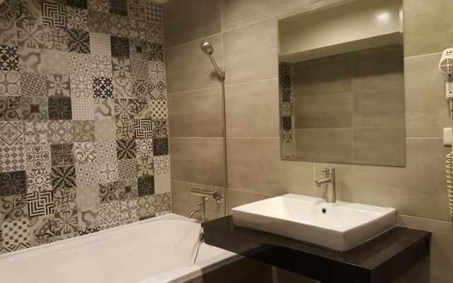 Windmill Fashion Hotel