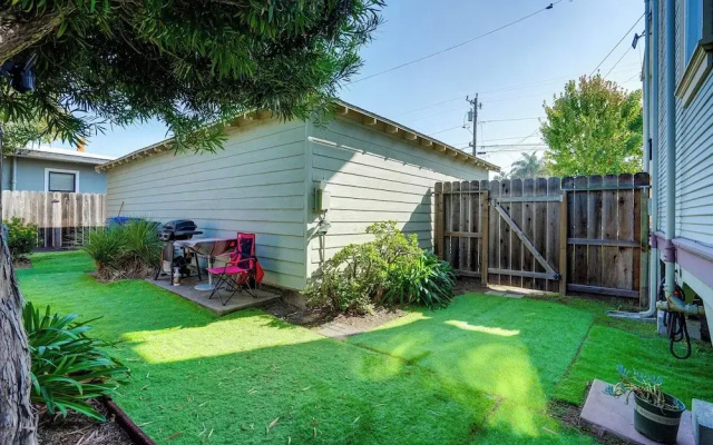 Pet-friendly Condo < 2 Mi to Alameda Beach!