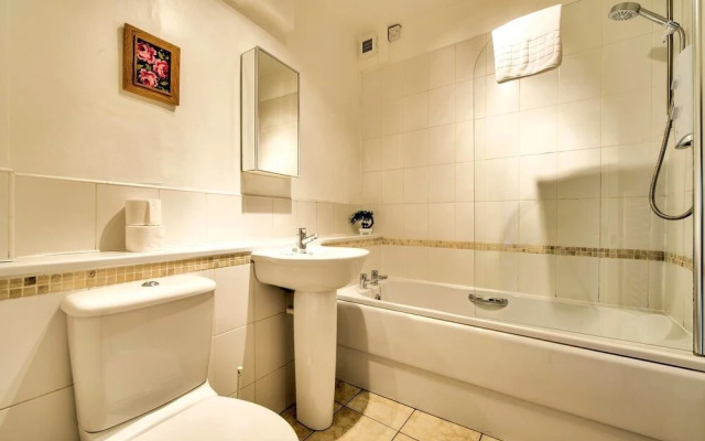 Perfect Location! - Charming Rose St Apart for 4