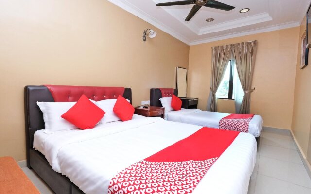 Super OYO 707 Ayuni Hotel