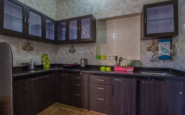 OYO 11587 Home Spacious Studios Nerul