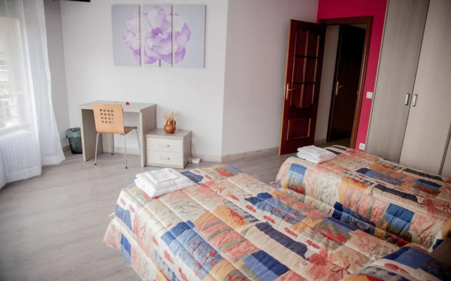 Pensión Parque Del Ebro - Adults Only