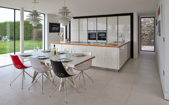 Clifftop Retreat in Criccieth With Stunning Views