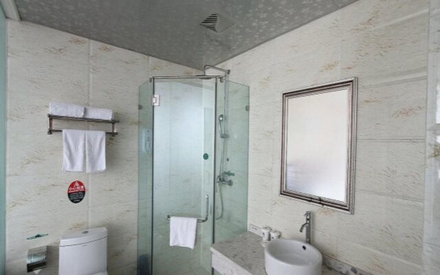 GreenTree Inn ChongQing Yuzhong LiangLuKou Subway Station Express Hotel