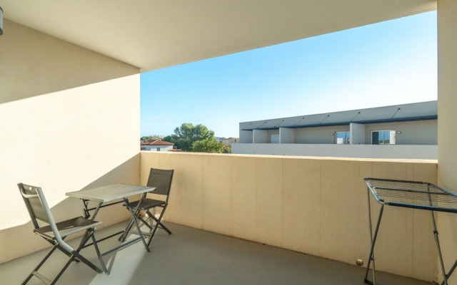 Seaside Stay for Two Guests