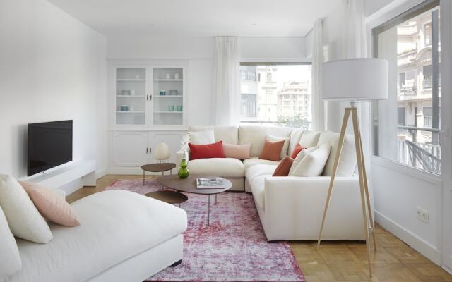 Larroka Apartment by FeelFree Rentals