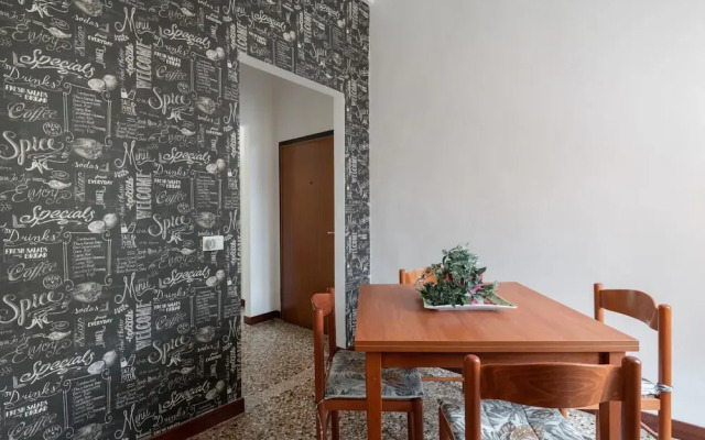 Venice Grand Canal Style Apt 2 by Wonderful Italy