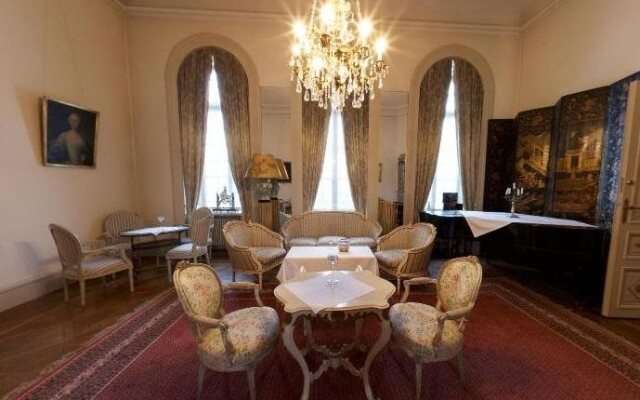 Kronovalls vinslott