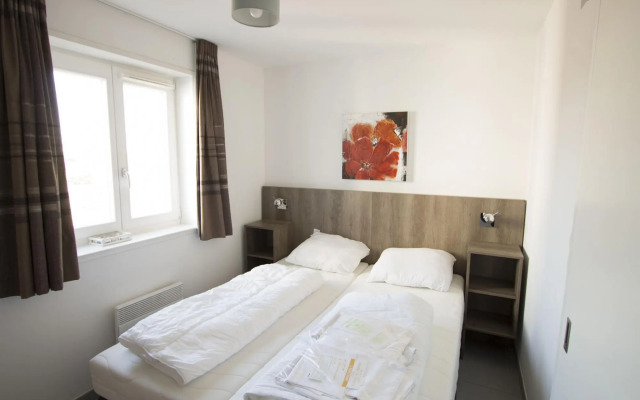 Modern apartment with dishwasher, beach at only 500 m.