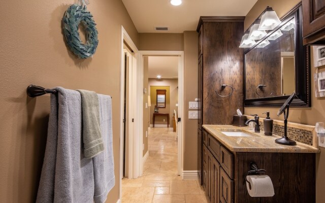 Hummingbird Hideaway 4 Bedroom Home