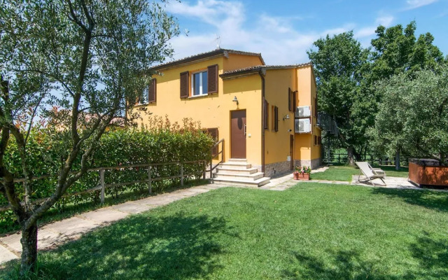 Villa in Ostra Vetere With Pool and Jacuzzis