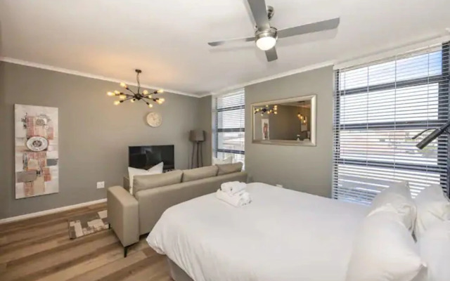 Stylish Studio Apartment in Streetart Paradise