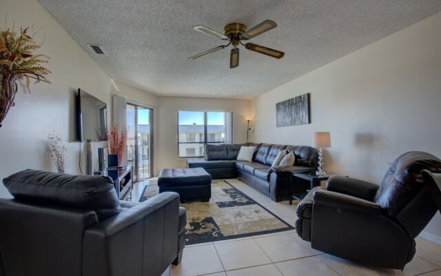 Beach View 207 - 2 Br condo by RedAwning