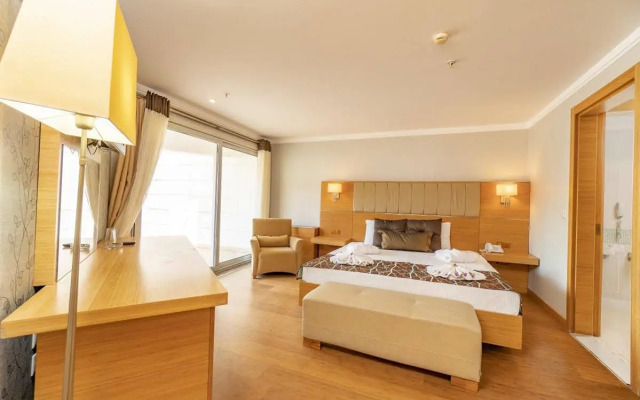 Maira Deluxe Resort Hotel