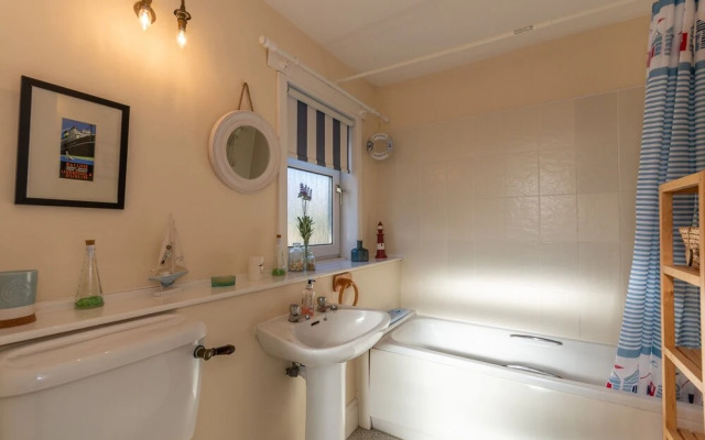 Crail Farm House Perfect for TheCowShed