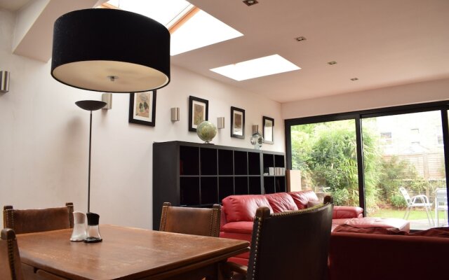2 Bedroom Flat in Brockley With Garden