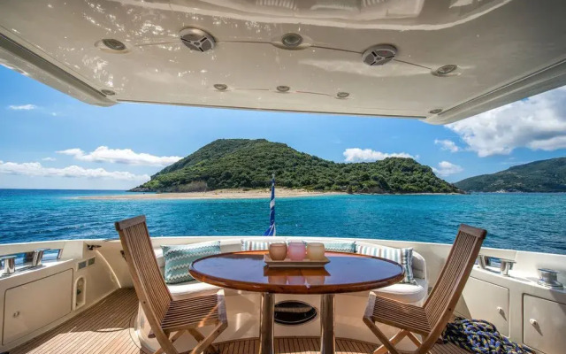 Bozonos Luxury Villa