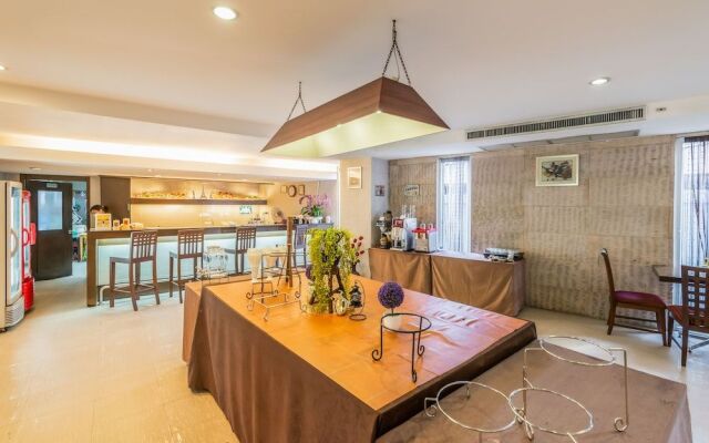 Lacuna Sukhumvit By Favstay